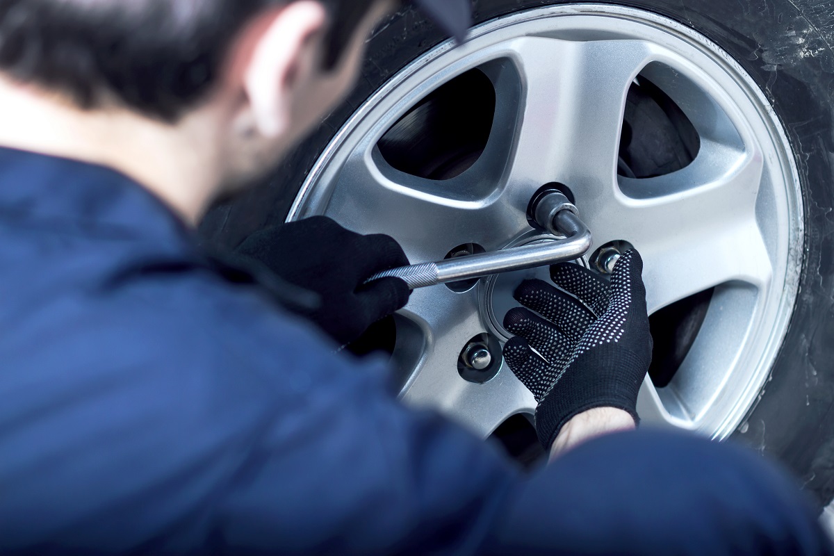 Auto Shops In Huntington Beach Offer Tire Services For Your Ford Vehicle